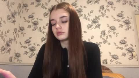 Emilia online show from 05-06-26, 07:08