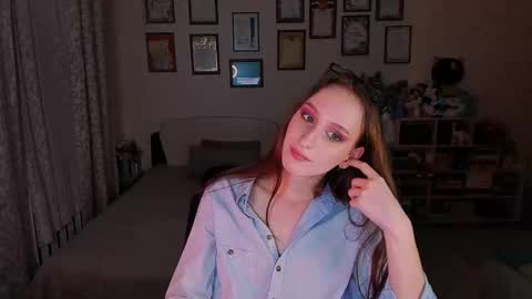 Darcy Siren online show from 02-06-25, 03:31