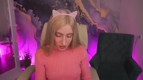 Snapshot of dariadelly chatting on 05-07-26, 01:05 dariadelly online show from 05-07-26, 01:05