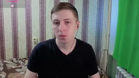 Snapshot of darienlarge chatting on 06-28-26, 04:29 darienlarge online show from 06-28-26, 04:29
