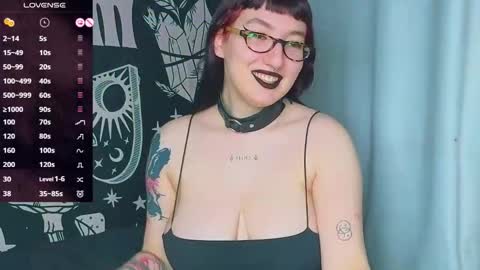Snapshot of dario_doll_ chatting on 10-10-25, 12:20 Daria online show from 10-10-25, 12:20