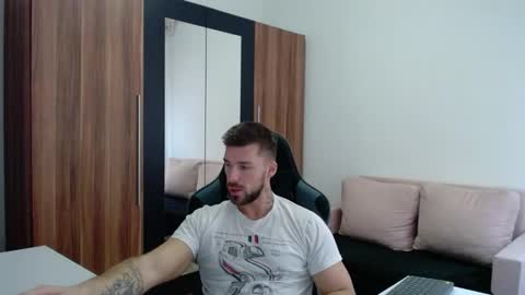 darius_94 online show from 03-02-26, 07:15