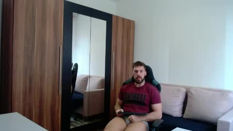 darius_94 online show from 04-11-26, 05:45