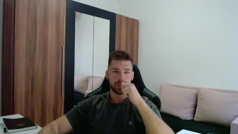 darius_94 online show from 04-21-26, 04:41