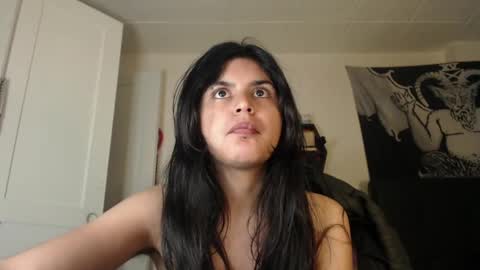 Snapshot of dark_angel_66 chatting on 02-25-25, 07:09 Moony online show from 02-25-25, 07:09