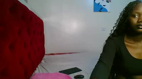 Snapshot of dark_divah chatting on 04-14-26, 07:36 Divah online show from 04-14-26, 07:36