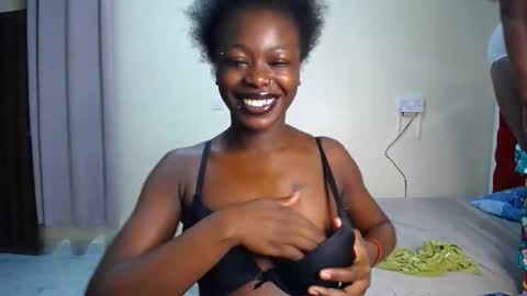 Snapshot of dark_divah chatting on 05-06-26, 03:28 Divah online show from 05-06-26, 03:28