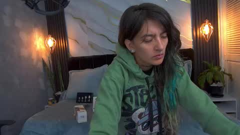 Snapshot of dark_dominika chatting on 05-06-26, 01:05 dark_dominika online show from 05-06-26, 01:05