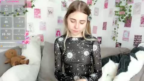 Ester online show from 06-17-26, 11:23