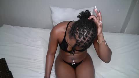 dark_lovly online show from 11-10-25, 08:41