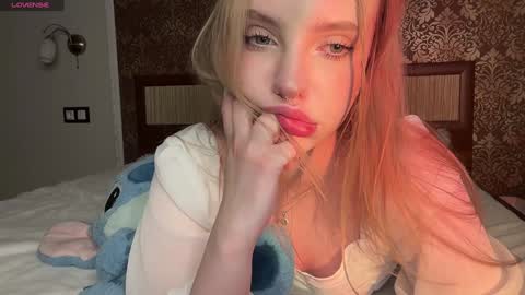 Snapshot of dark_side1213 chatting on 01-15-25, 11:40 Darkside online show from 01-15-25, 11:40