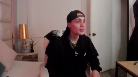 dark_sun333 online show from 12-18-25, 03:45