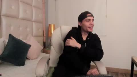 dark_sun333 online show from 01-10-26, 01:51