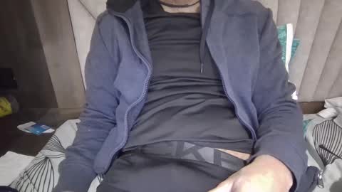 Snapshot of darkbud03 chatting on 02-01-25, 03:50 just a guy online show from 02-01-25, 03:50