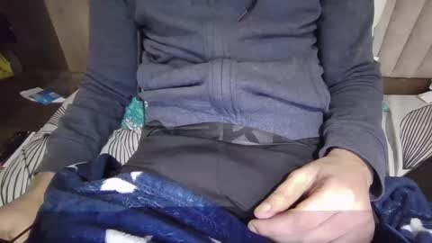 Snapshot of darkbud03 chatting on 02-02-25, 01:23 just a guy online show from 02-02-25, 01:23