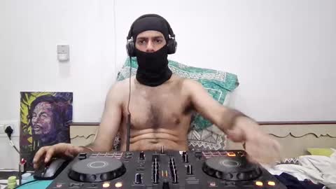 Snapshot of darkbud03 chatting on 10-29-25, 10:22 just a guy online show from 10-29-25, 10:22