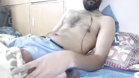 Snapshot of darkbud03 chatting on 07-10-26, 05:12 just a guy online show from 07-10-26, 05:12