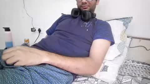 Snapshot of darkbud03 chatting on 07-29-26, 06:17 just a guy online show from 07-29-26, 06:17