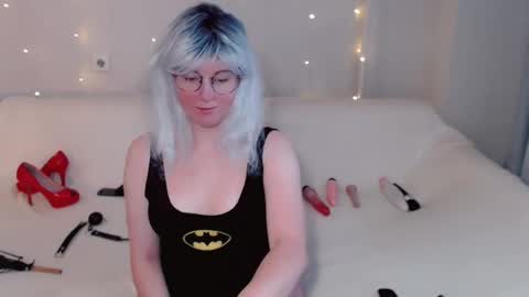 Kelly online show from 11-23-25, 06:24