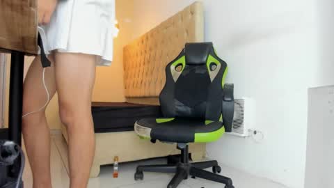 darkknightx01 online show from 10-05-25, 05:44