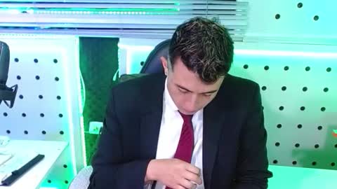 DARKO0717 online show from 12-19-25, 08:16