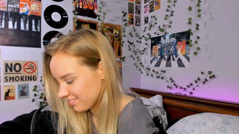 lina online show from 12-13-24, 03:27