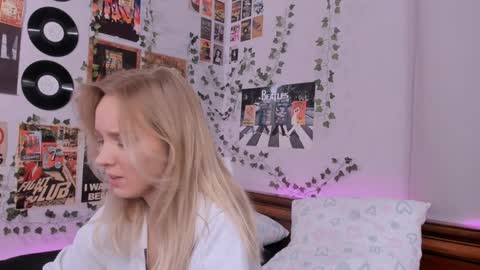 lina online show from 12-17-24, 02:33