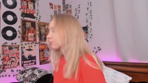 lina online show from 12-18-24, 08:25