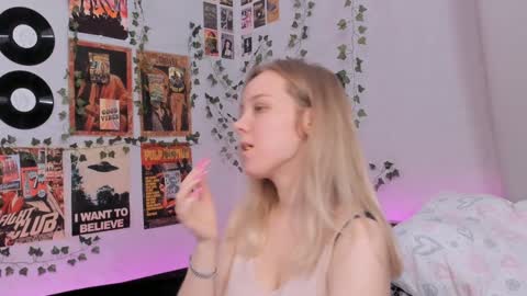 lina online show from 12-20-24, 08:34