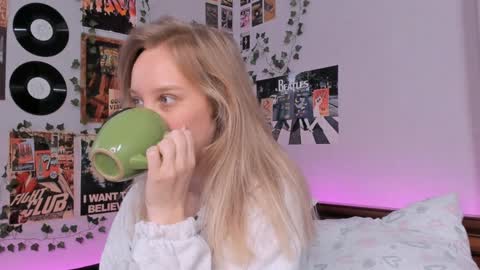 lina online show from 12-27-24, 08:39