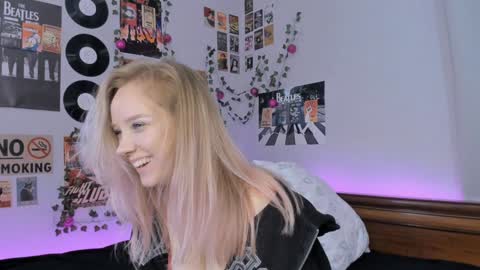 lina online show from 01-10-25, 11:29