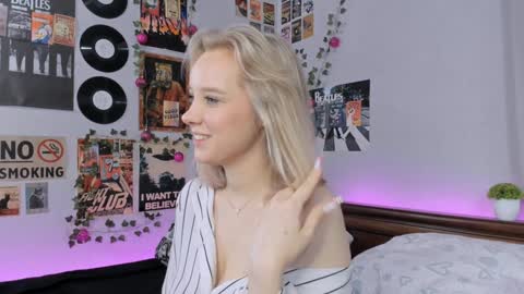 lina online show from 01-18-25, 12:02