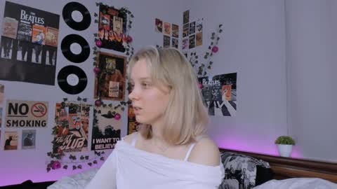 lina online show from 01-25-25, 08:42