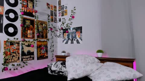 lina online show from 01-28-25, 11:28