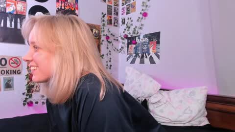 lina online show from 02-09-25, 02:49