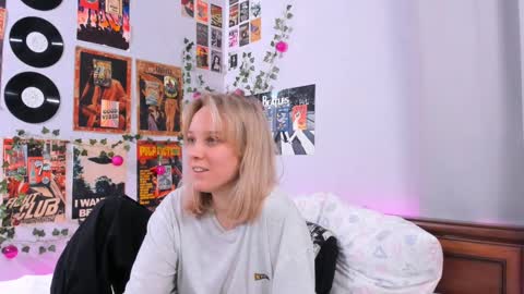 lina online show from 02-12-25, 11:30