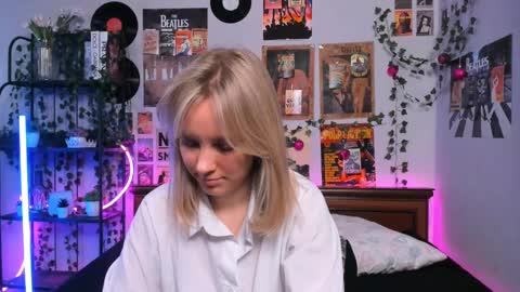 lina online show from 03-03-25, 08:32