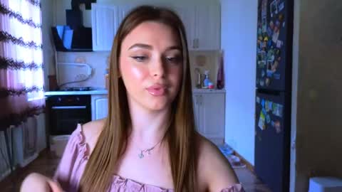 Snapshot of darlina_ryan chatting on 05-15-26, 10:33 Darlina online show from 05-15-26, 10:33
