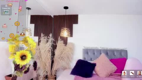 Snapshot of darling_spoiled chatting on 05-18-26, 11:27 darling online show from 05-18-26, 11:27