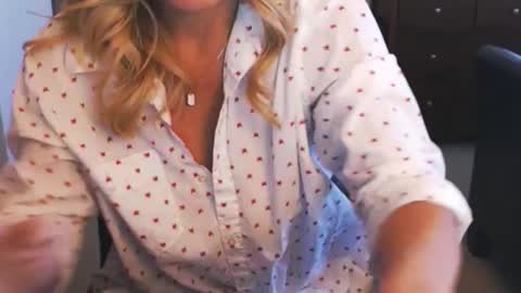 DarlingD online show from 01-10-25, 02:45