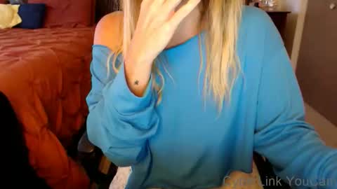 DarlingD online show from 10-24-25, 01:07