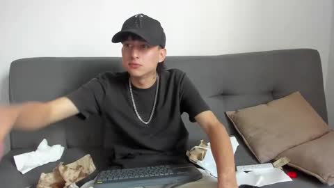 Snapshot of darsel_night chatting on 11-22-25, 03:11 darsel_night online show from 11-22-25, 03:11