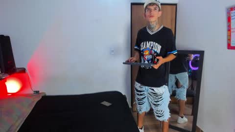 Snapshot of darwin_stark chatting on 05-12-26, 02:41 darwin_stark online show from 05-12-26, 02:41