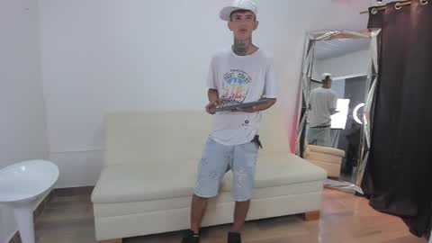Snapshot of darwin_stark chatting on 06-12-26, 10:58 darwin_stark online show from 06-12-26, 10:58