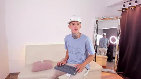 Snapshot of darwin_stark chatting on 06-27-26, 06:40 darwin_stark online show from 06-27-26, 06:40