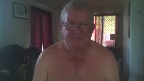 Snapshot of darwincock chatting on 12-20-25, 10:17 darwincock online show from 12-20-25, 10:17