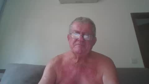 Snapshot of darwincock chatting on 04-05-26, 01:36 darwincock online show from 04-05-26, 01:36