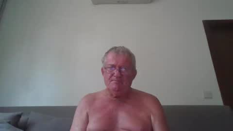 Snapshot of darwincock chatting on 04-08-26, 01:27 darwincock online show from 04-08-26, 01:27