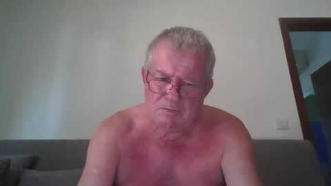 Snapshot of darwincock chatting on 04-12-26, 05:34 darwincock online show from 04-12-26, 05:34