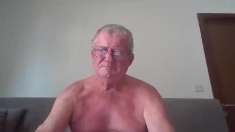 Snapshot of darwincock chatting on 04-14-26, 04:29 darwincock online show from 04-14-26, 04:29